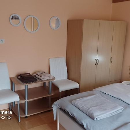 Apartman 81 Nova Lesna Luaran gambar