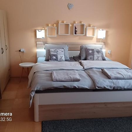 Apartman 81 Nova Lesna Luaran gambar