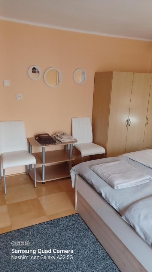 Apartman 81 Nova Lesna Luaran gambar