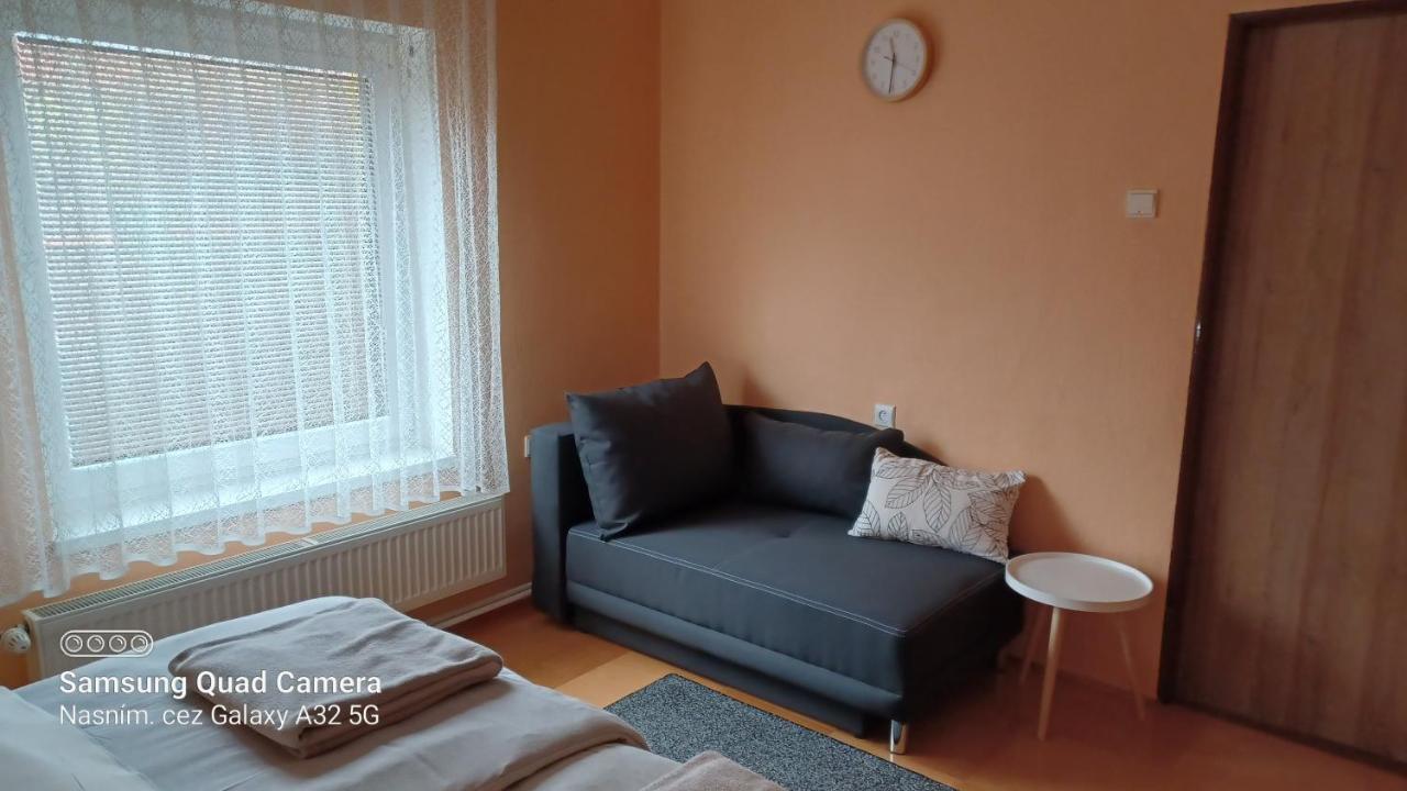 Apartman 81 Nova Lesna Luaran gambar